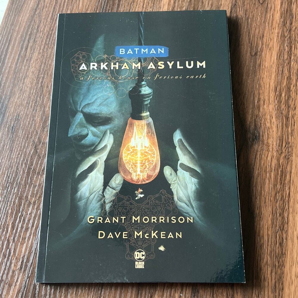 Batman Arkham Asylum A Serious House On Serious Earth DC Graphic Novel